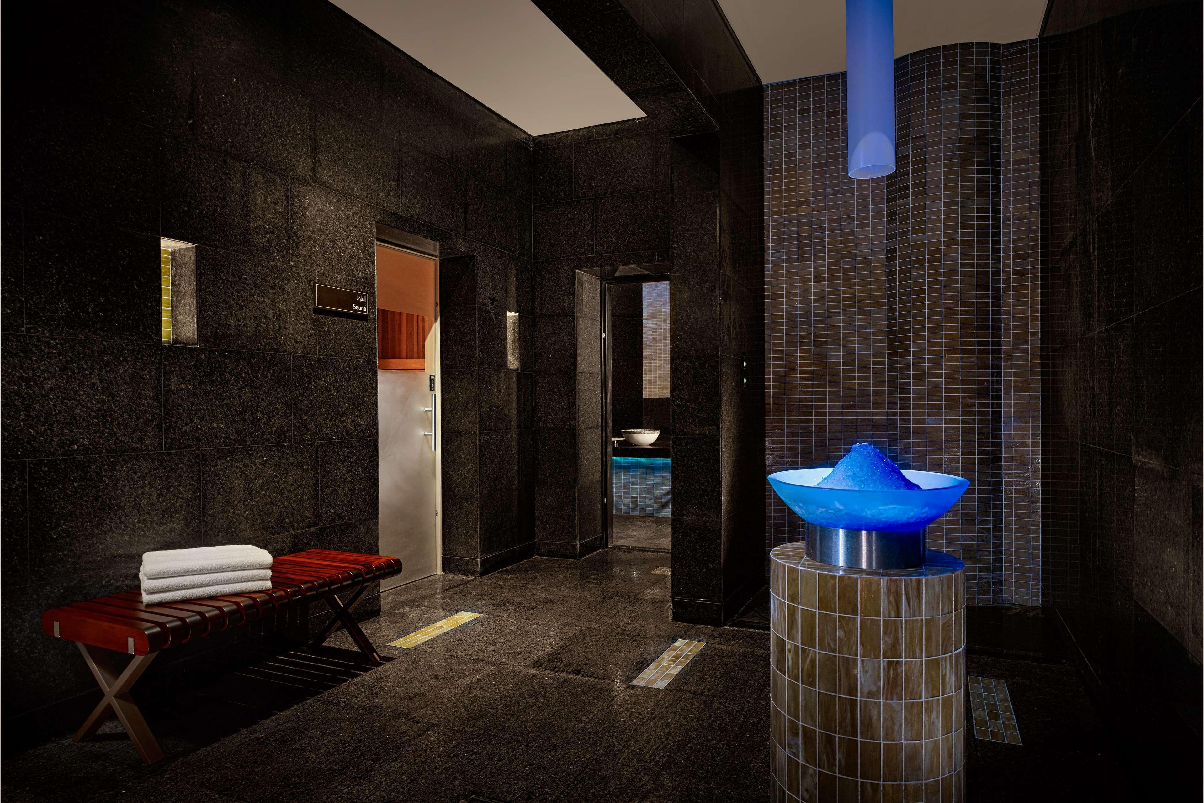 Grand Hyatt Abu Dhabi Hotel & Residences Emirates Pearl Esterno foto The spa at The Landmark