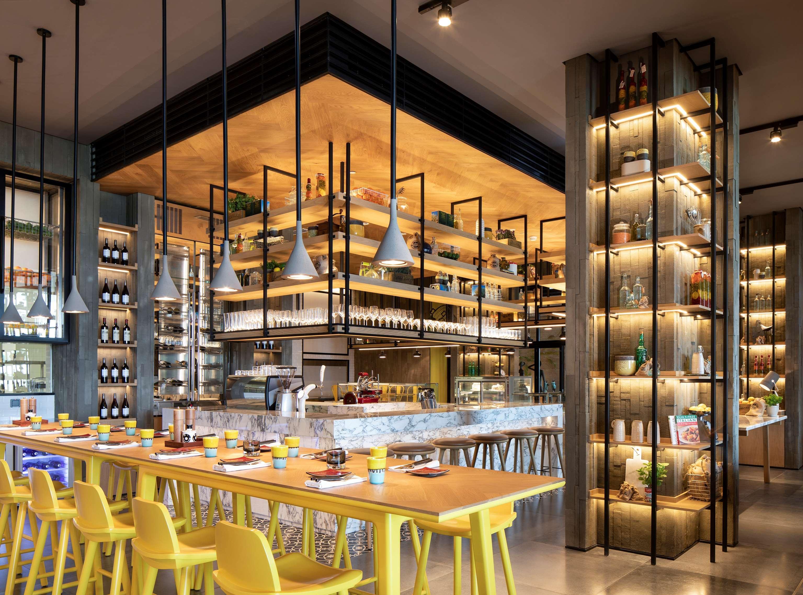 Grand Hyatt Abu Dhabi Hotel & Residences Emirates Pearl Esterno foto The Kitchen
